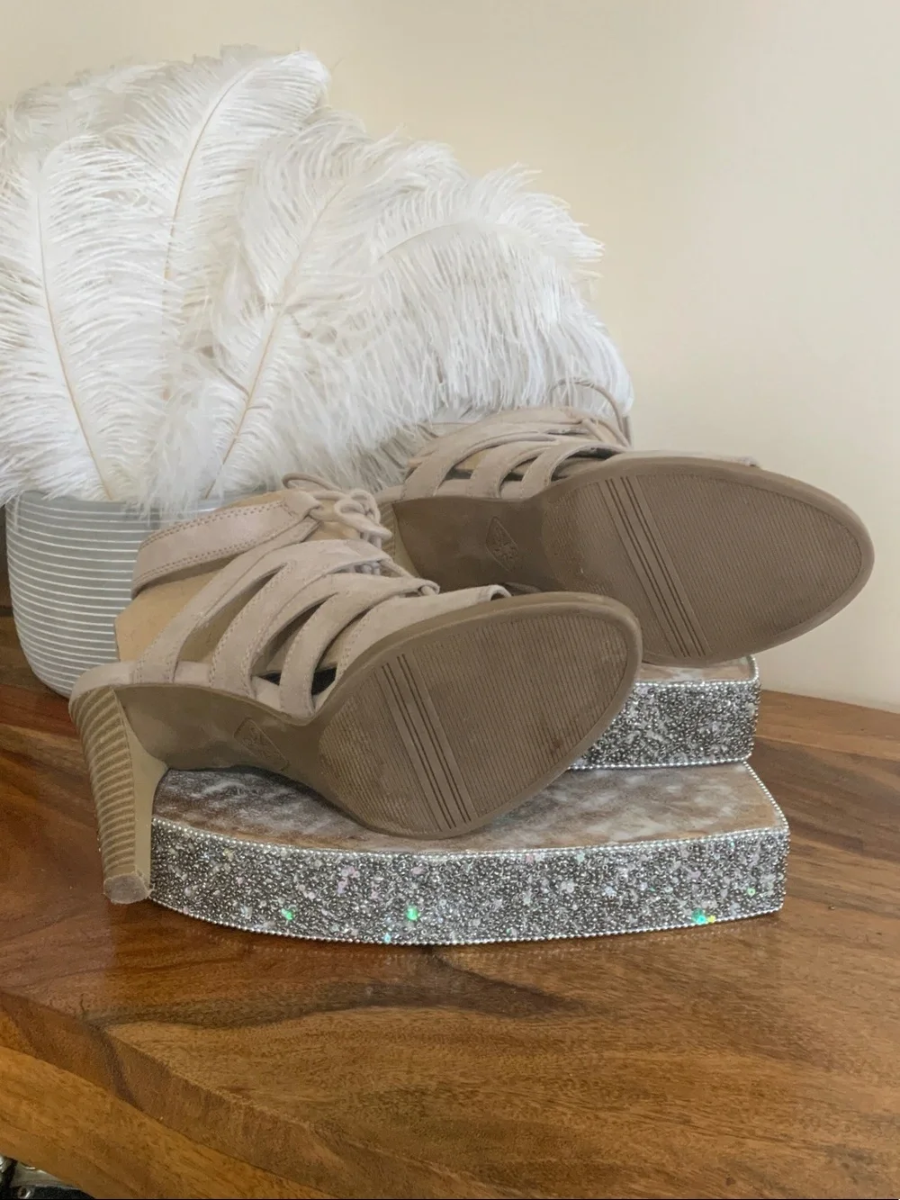 Simply Vera Vera Wang Taupe Lace-Up Strappy High Heel Sandals